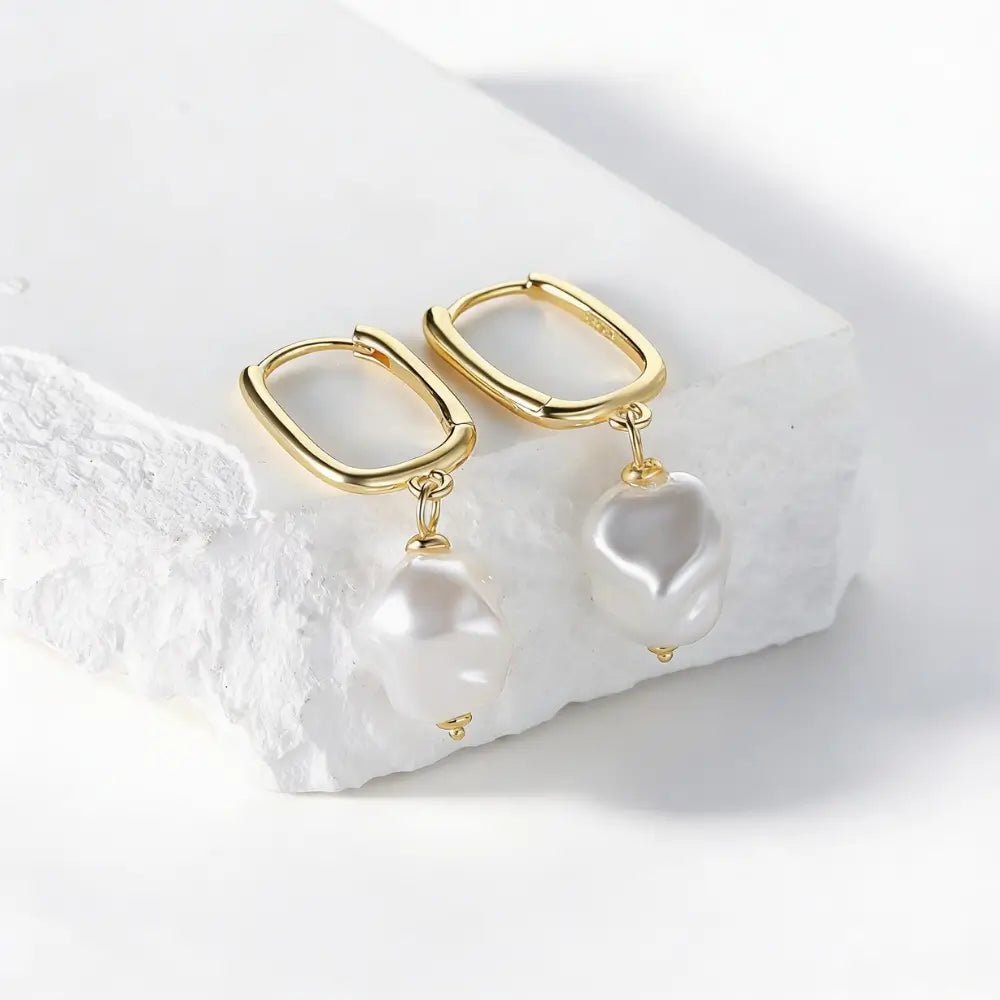 Alméra Pearl Drop Earrings - Onyxelle