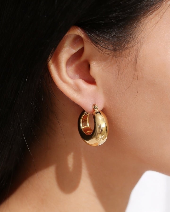 Vega Chunky Hoop Earrings - Onyxelle