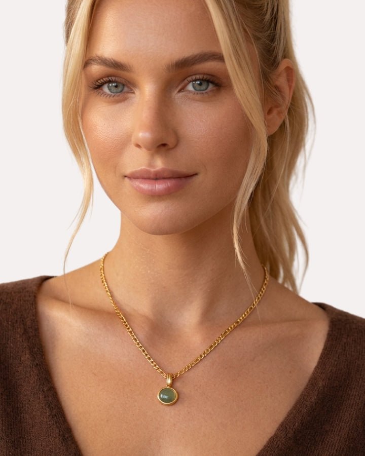 Vera Oval Jade Pendant Necklace - Onyxelle