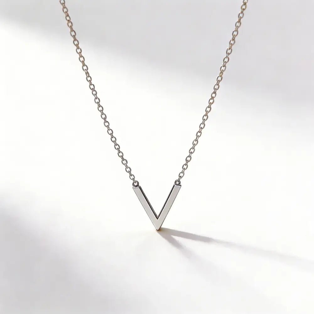 Selene V Pendant Necklace - Onyxelle