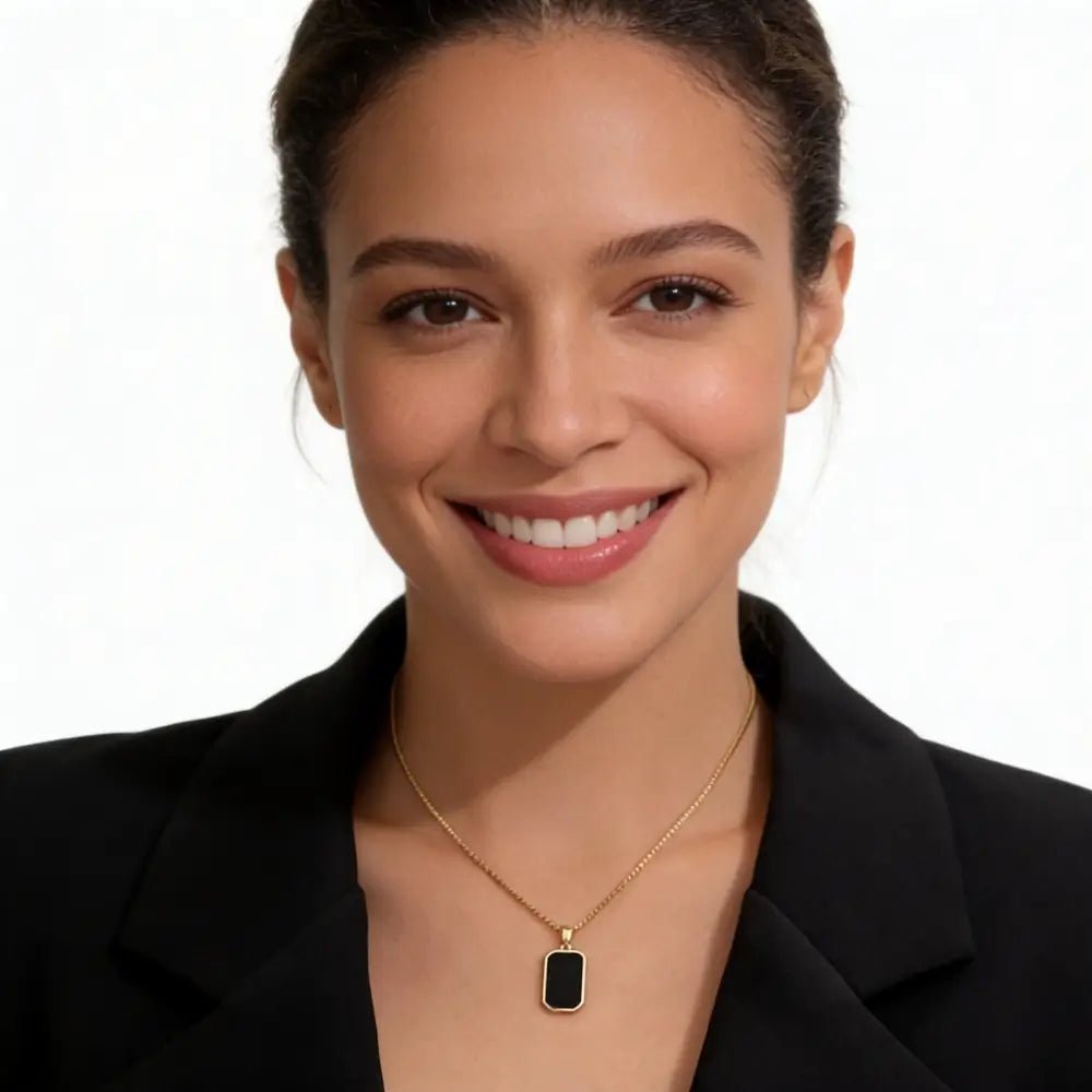 Vesper Rectangle Pendant Necklace - Onyxelle