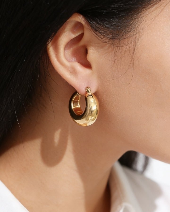 Vega Chunky Hoop Earrings - Onyxelle
