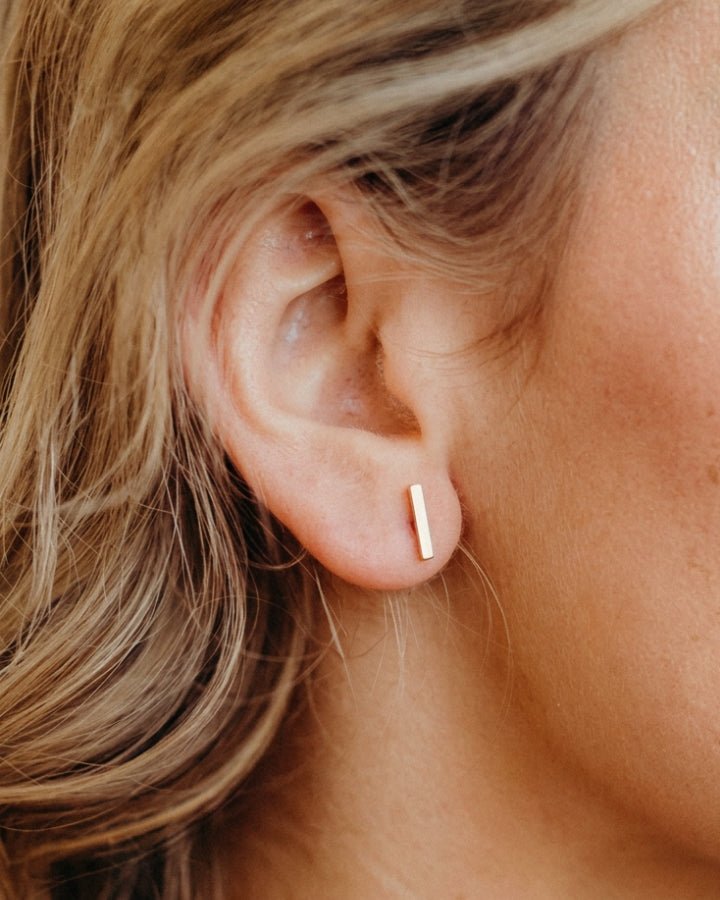 Vela Drop Bar Earrings - Onyxelle