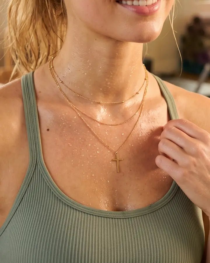 Elara Cross Layered Necklace - Onyxelle