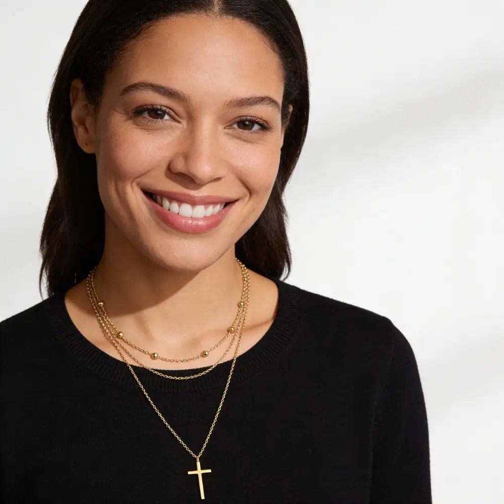 Elara Cross Layered Necklace - Onyxelle