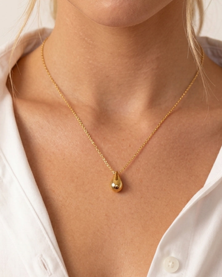 Wren Teardrop Necklace