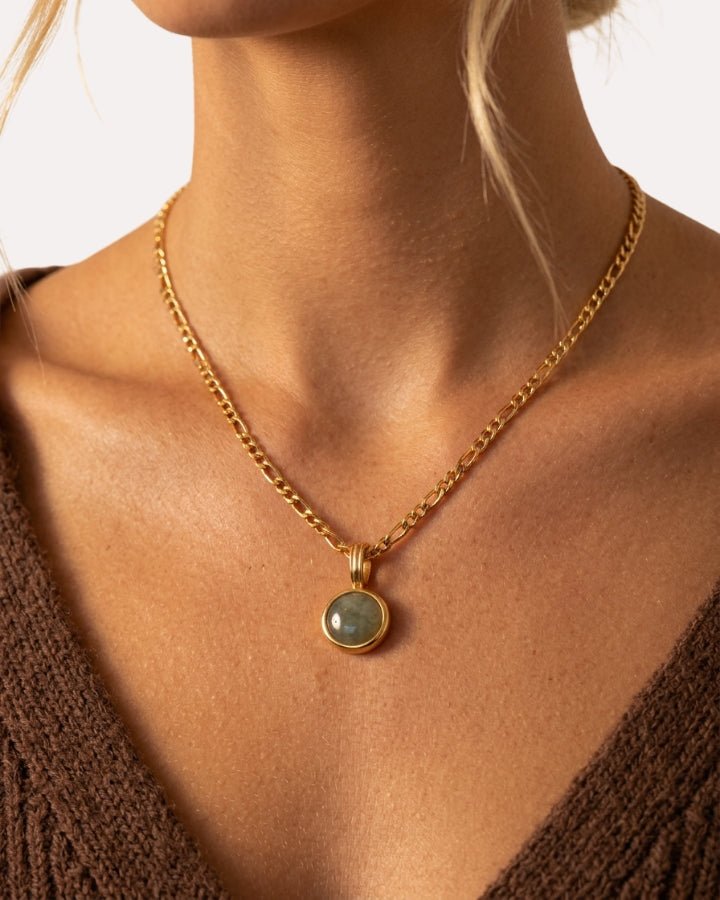Vera Oval Jade Pendant Necklace - Onyxelle