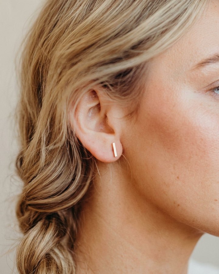 Vela Drop Bar Earrings - Onyxelle