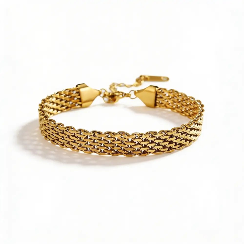 Seralya Bracelet Stack close-up — mixed gold chain detail