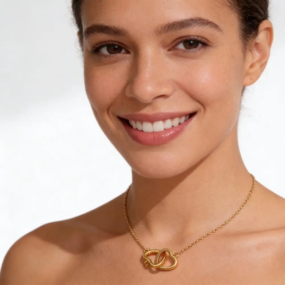 Amara Double Heart Necklace - Onyxelle