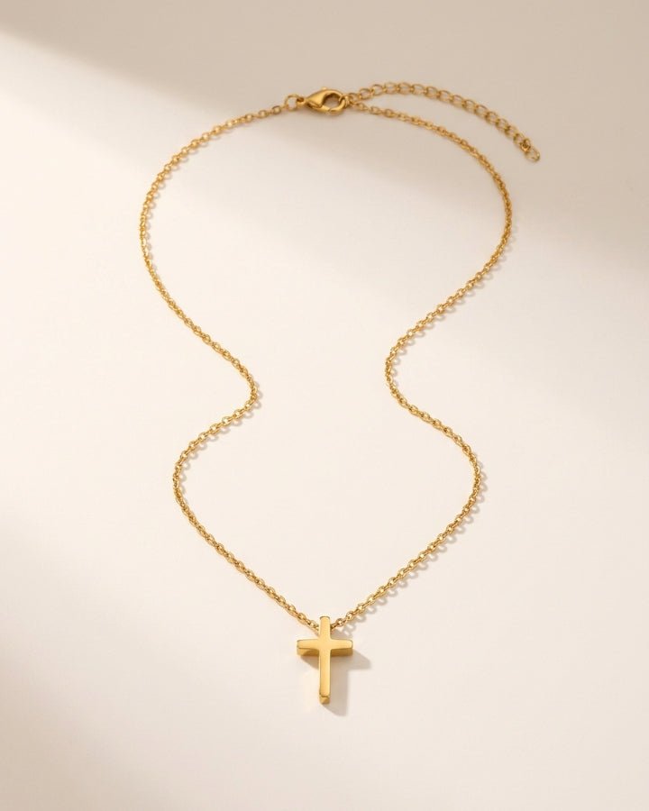 Ivy Cross Pendant Necklace - Onyxelle