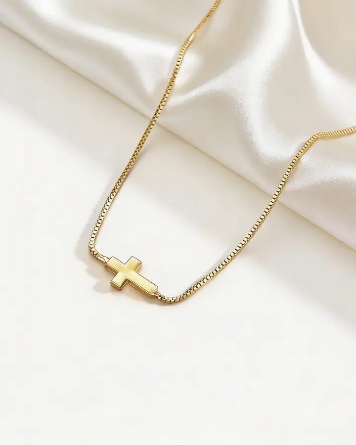 Liora Cross Pendant Necklace - Onyxelle