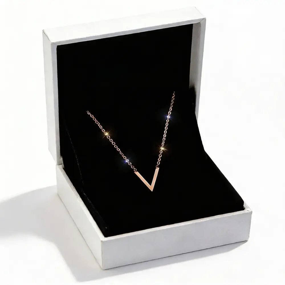 Selene V Pendant Necklace - Onyxelle