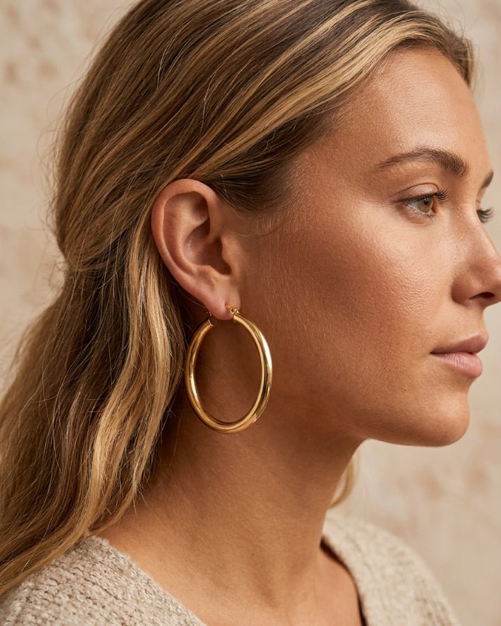 Astra Tube Hoop Earrings - Onyxelle