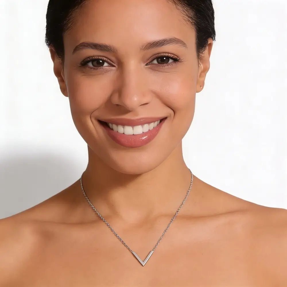 Selene V Pendant Necklace - Onyxelle