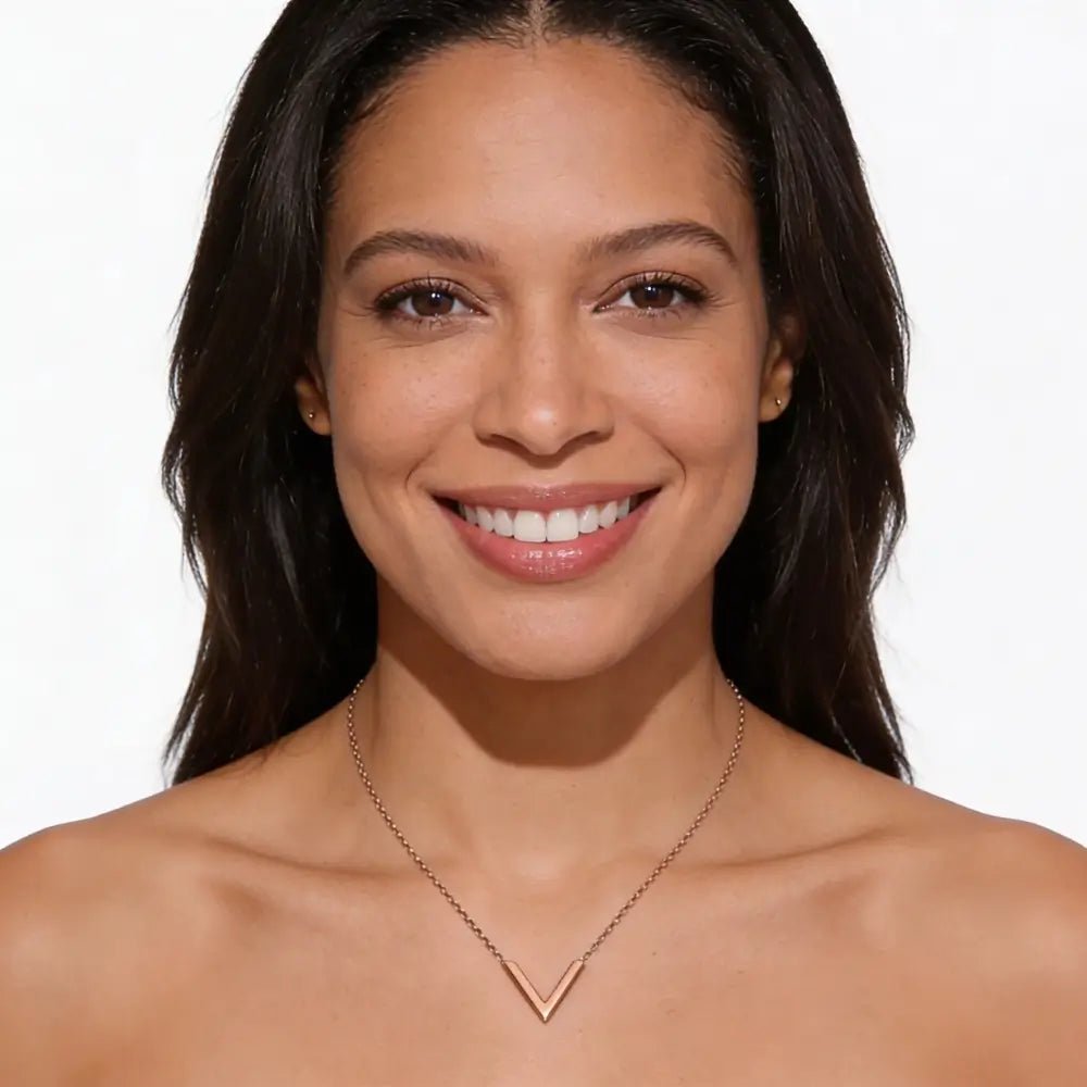 Selene V Pendant Necklace - Onyxelle