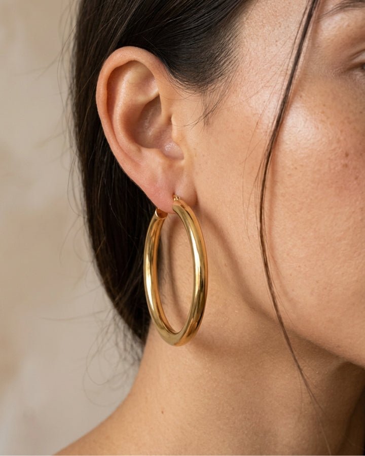 Astra Tube Hoop Earrings - Onyxelle