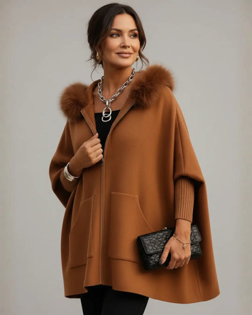 Cape-Veste à Capuche et Fausse Fourrure Ellyse