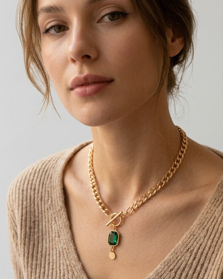 Esmera Green Pendant Necklace - Onyxelle
