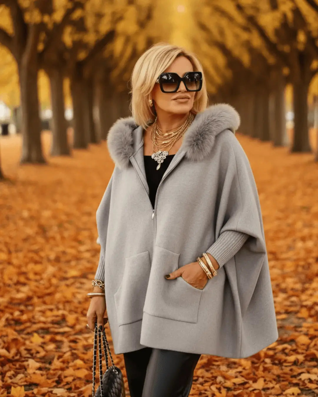 Cape-Veste à Capuche et Fausse Fourrure Ellyse-Blanc-